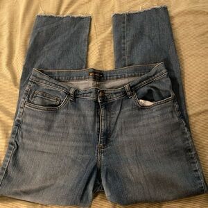 Lee Women's Classic Denim Cropped Jeans